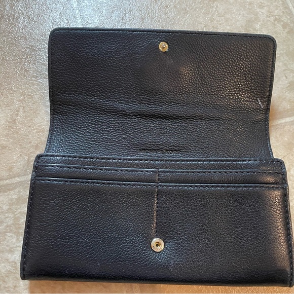 Ladies Michael Kors wallet - Picture 4 of 6